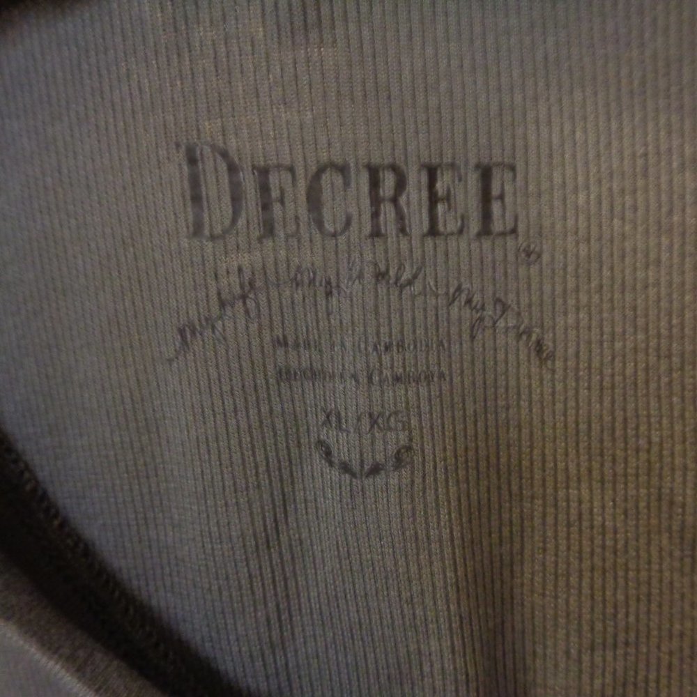 DECREE Long Sleeve Top with Lace Detail XL - Picture 7 of 11